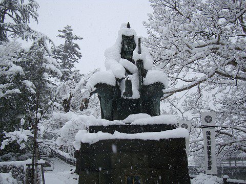 上杉謙信公共像 上杉神社 是由所有的對山形的旅途 做成的觀光情報社群網站