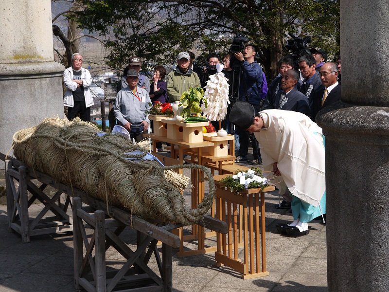 注連縄掛け替え神事：画像