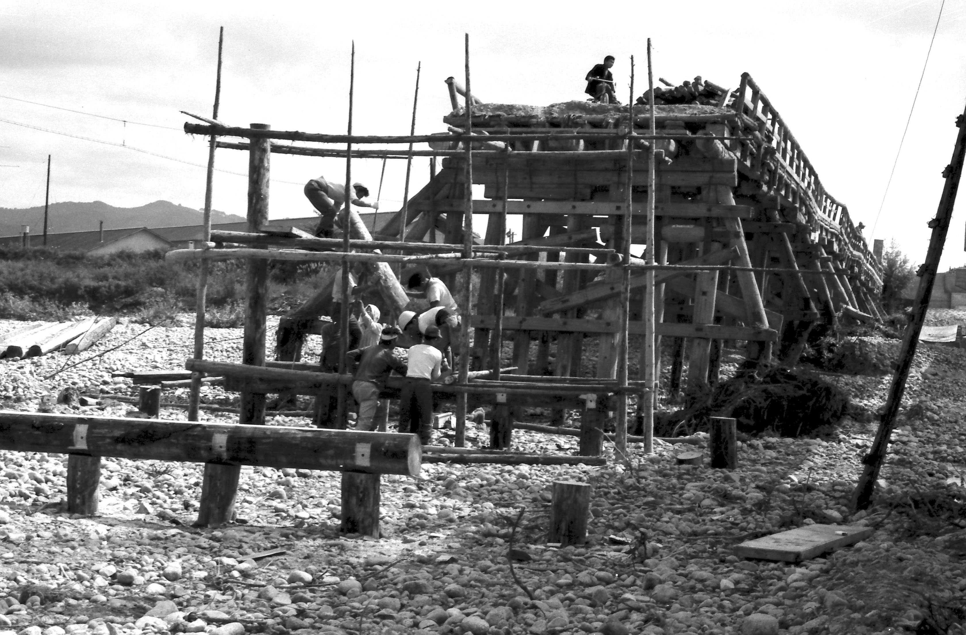 Ĺ��ԡ�������ޥ󤬼̤���Ⱦ����6������