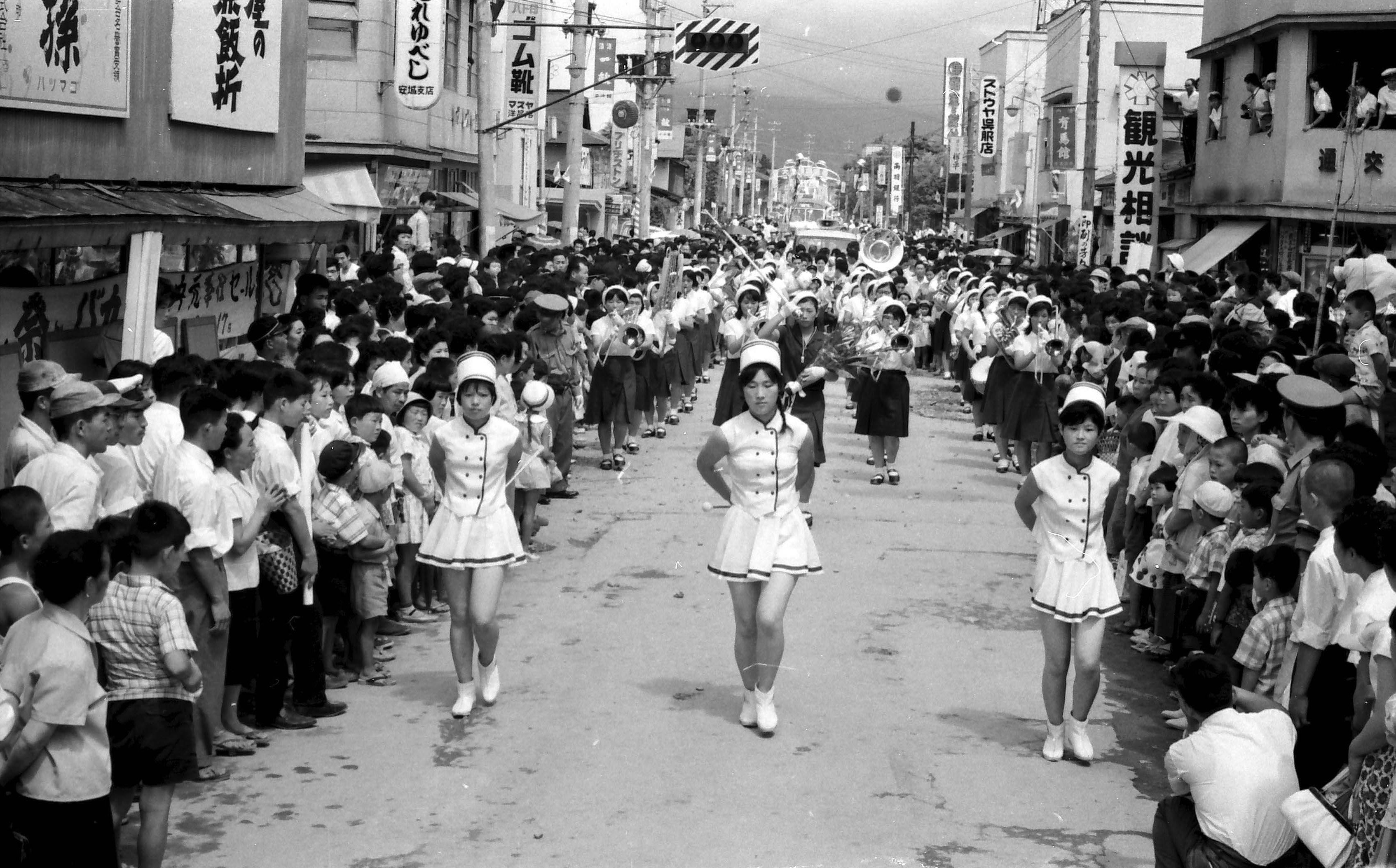 Ĺ��ԡ�������ޥ󤬼̤���Ⱦ����9������