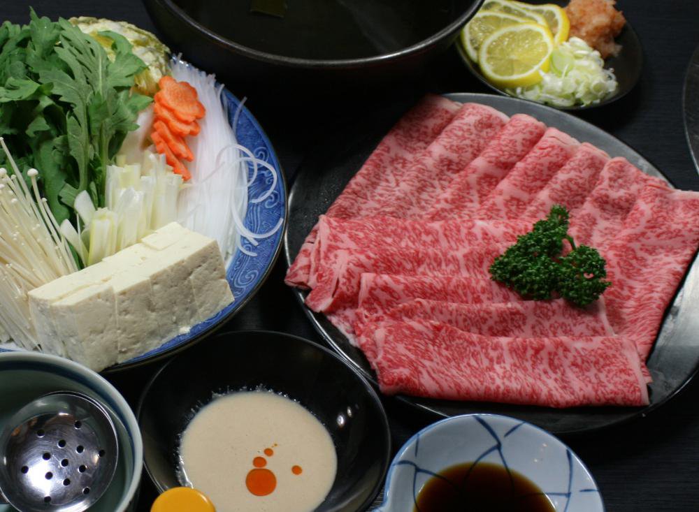 良い夫婦は肉料理あんどうの山形牛を食べて熱々！：画像