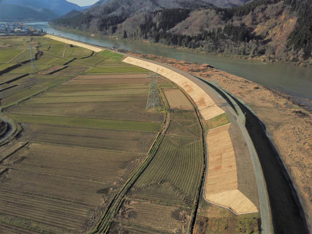 令和３年度<br>最上川中流古口下流地区河道掘削工事：画像