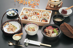 山形牛入り内陸風 四季のいも煮膳