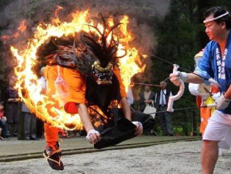 夏の小松の風物詩「小松豊年獅子踊り」：画像