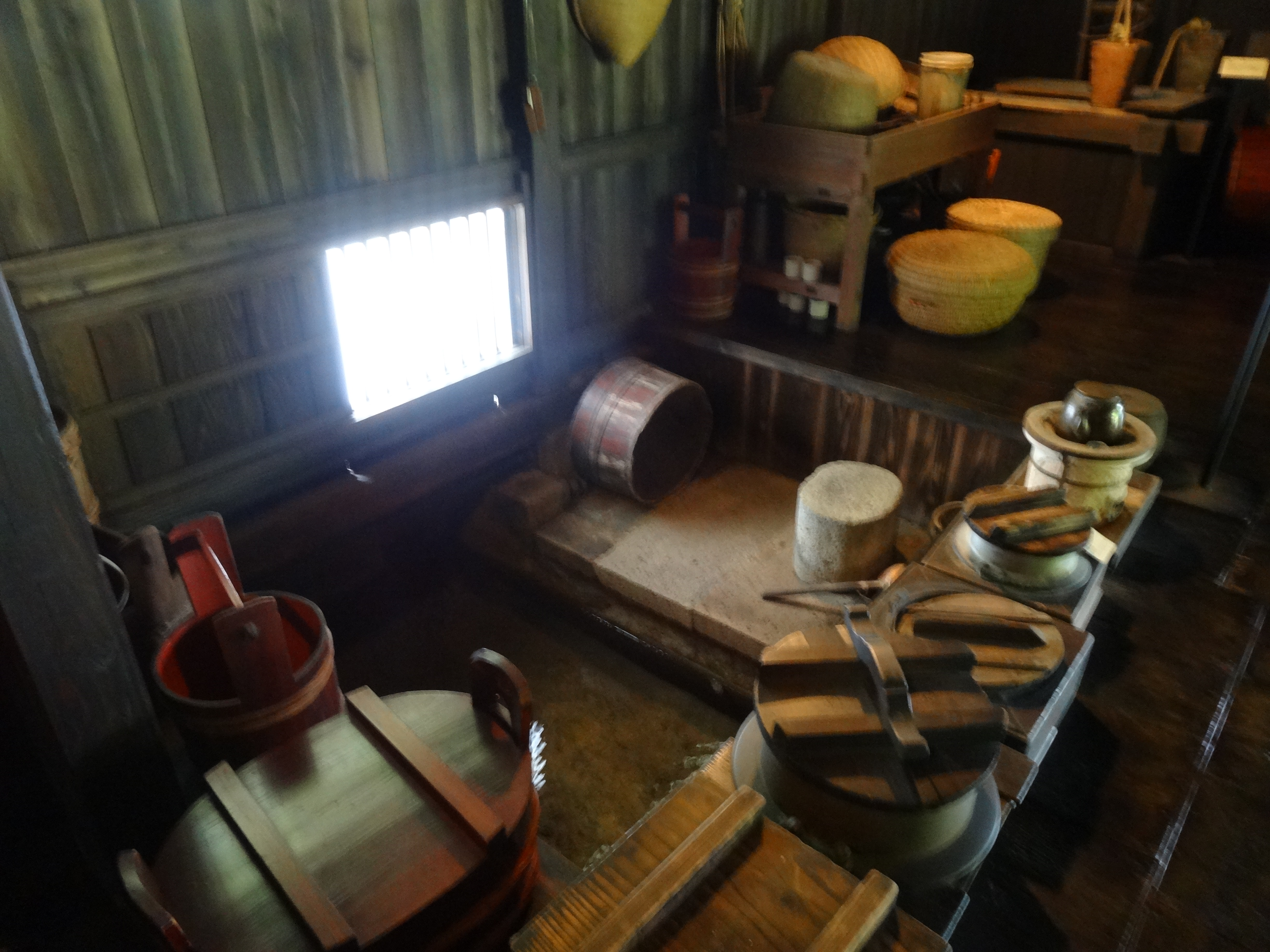 母屋の入れかわど
